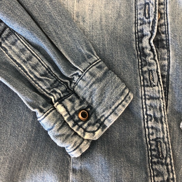 H&M Ombré Denim Button-down - Picture 4 of 5